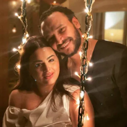 أحمد خالد صالح وزوجته هنادي مهنى - الصورة من حسابه على انستغرام