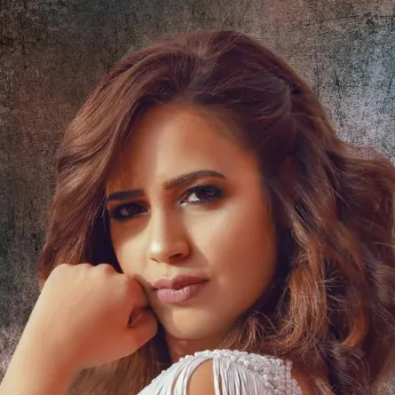 رنا سماحة - الصورة من حسابها على الفيس بوك