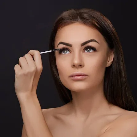 تركيب الرموش