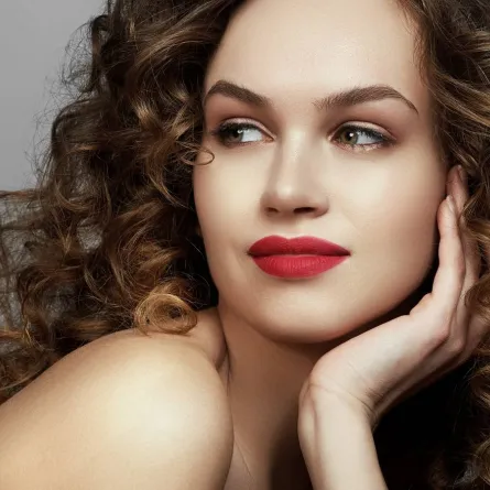 العناية بالشعر بالبلسم