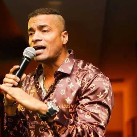 حسن شاكوش - صورة من صفحته على " انستغرام "