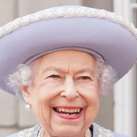 الملكة البريطانية إليزابيث