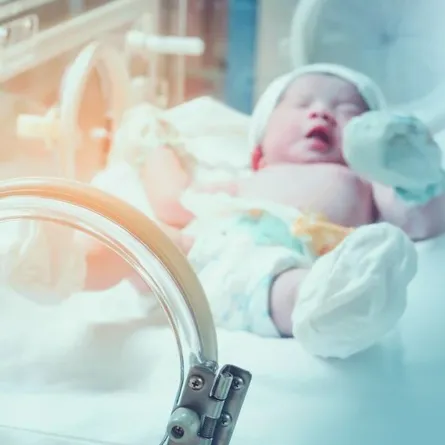 طرق للوقاية من مخاطر الولادة المبكرة عند الحمل بتوأم