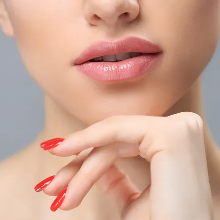 كيف يؤثر العمر على شفاهنا؟