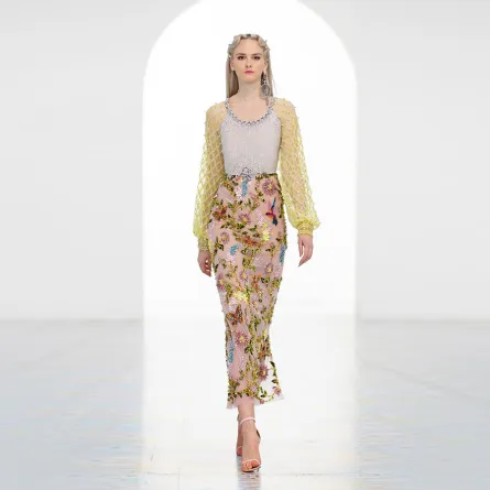 تنانير ميدي من عروض الأزياء الراقية