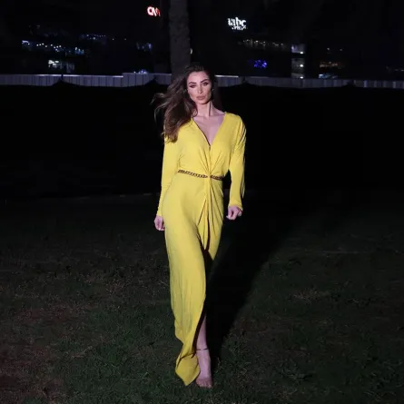 الأصفر من وحي أنابيلا هلال 