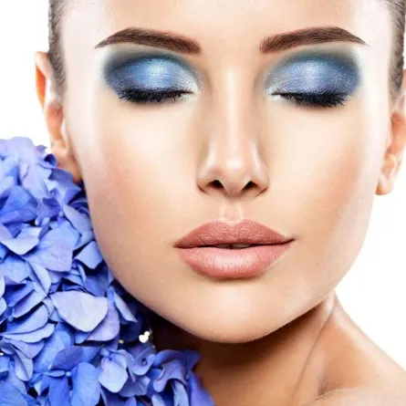 تطبيق مكياج