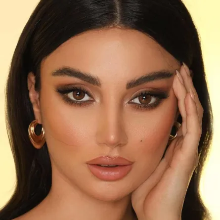 مكياج خليجي خفيف من أبرار الخاتم(الصورة من حسابها على إنستغرام)