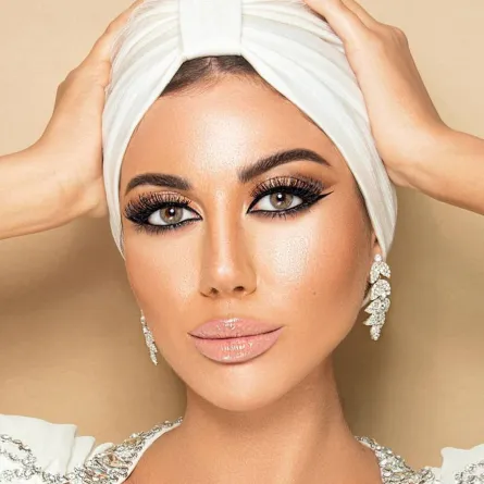 مكياج خطوبة للمحجبات 2022(الصورة من حساب خبيرة المكياج ميا عواضة على إنستغرام)