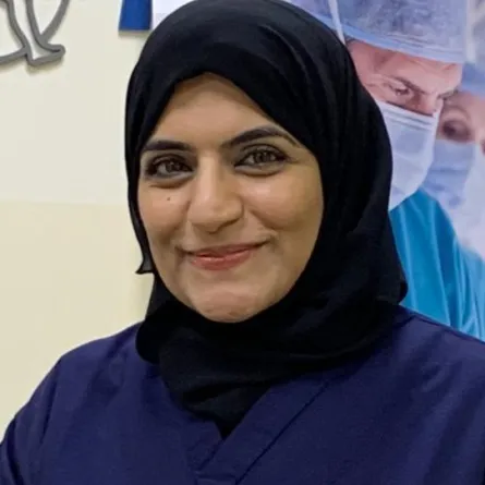 الطبيبة منى عبدالعزيز كشواني. الصورة من "وام"