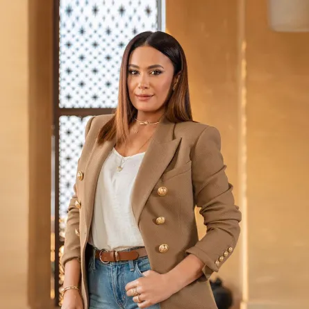 إطلالات أنيقة لافتة من هند صبري