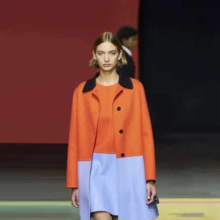 كيف نرتدي اللون البرتقالي 