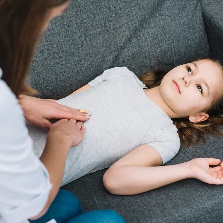 أسباب ألم البطن عند الأطفال