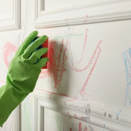 جدران المنزل قد تتسخ ببقع أقلام الرصاص والألوان