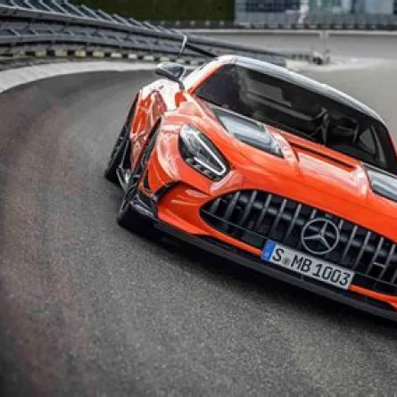 اختبار على الحلبة المنحنية