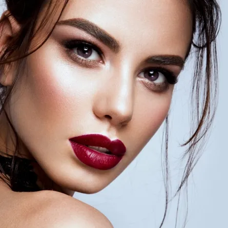 البلاش القوي موضة مكياج صيف 2022... إليك أجمل الأفكار لاعتماده