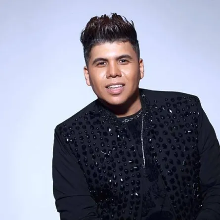 عمر كمال - صورة من حسابه على فيسبوك