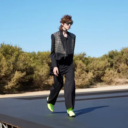 تنسيق السروال الأسود من سيلين Celine