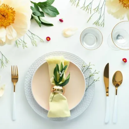 تزيين طاولة الطعام في العيد