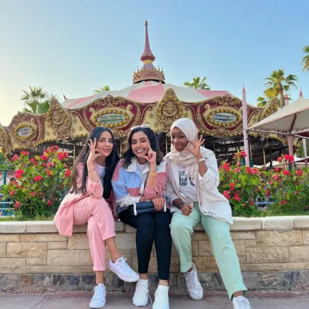 رندا وسارة ومرام - الصورة من حساب مرام على الانستجرام