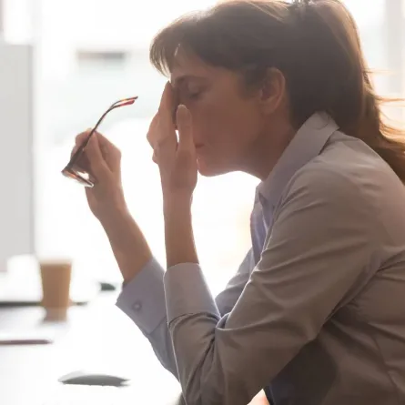 عواقب ضغوط العمل وساعاته جسدية ونفسية..احذروا الاحتراق الوظيفي!