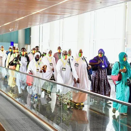 عبر المنافذ البرية والجوية.. وصول أكثر من 369 ألف حاجٍ إلى المدينة المنورة 