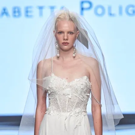 طرحة قصيرة من إليزابيتا بولينيانو Elisabetta Polignano