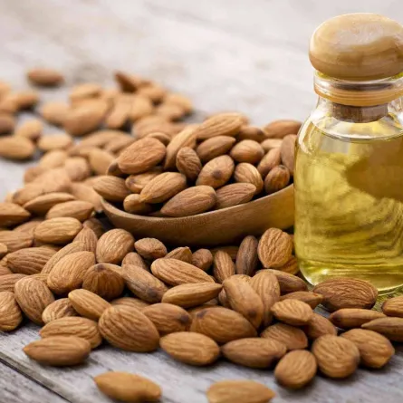 فوائد زيت اللوز المر للجسم