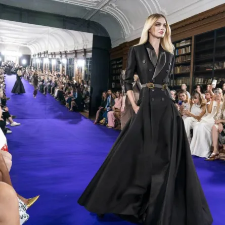 الفستان الأسود في عروض الأزياء الراقية