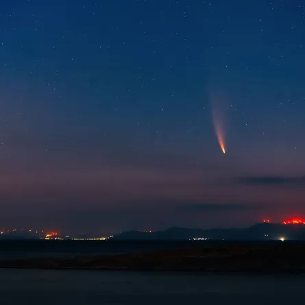 صورة سقوط نيزك على الأرض