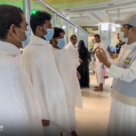 أكثر من 23 لغة عالمية الإرشاد المكاني بالمسجد الحرام يقدم خدماته لضيوف الرحمن