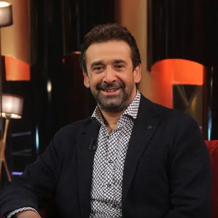 كريم عبد العزيز - الصورة من صفحته الرسمية على الفيس بوك