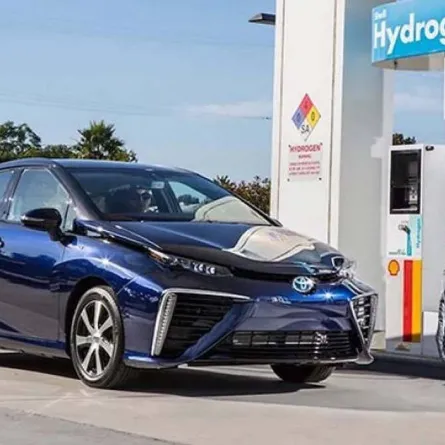 سيارات الهيدروجين تنافس للاستغناء عن محركات الوقود 