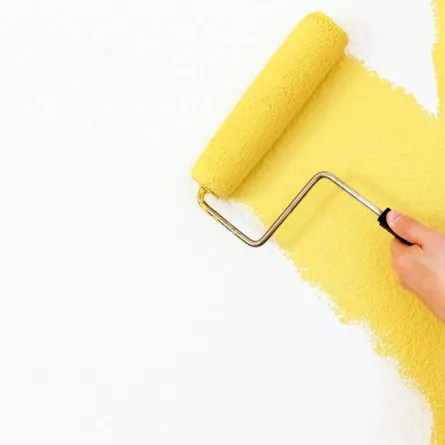 مزيل الدهان يساعد في تكسّر الأخير  