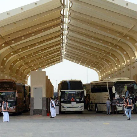 حجاج بيت الله الحرام يتوافدون للمدينة المنورة - الصورة من واس