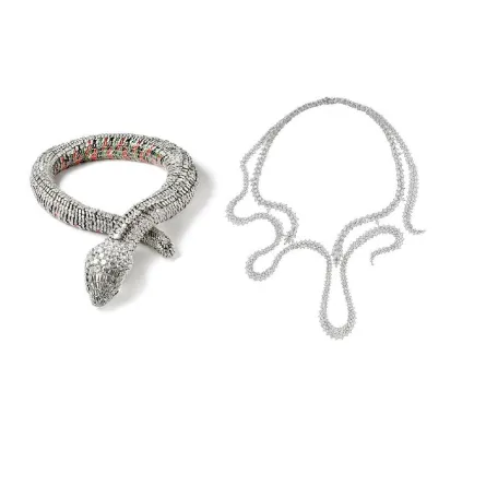 عقود شوكر بتصميم الأفعى.. الألماس يزيد من سحرها لإطلالة راقية