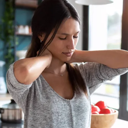 أفضل التمارين لشد الوجه والرقبة