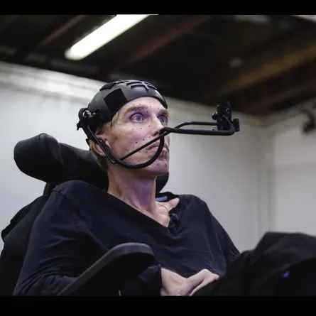 الم الروبوتات المشهور عالميًا بيتر سكوت مورجان-الصورة من موقع Medical Technology