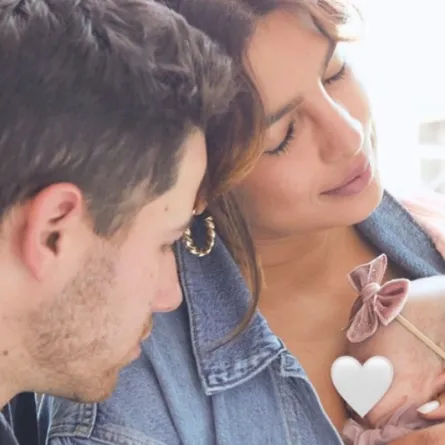 بريانكا شوبرا مع زوجها وابنتها