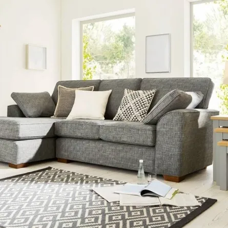 غرفة الجلوس الضيّقة