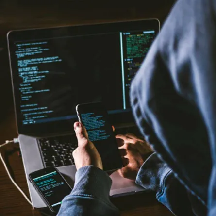 خبير تقني يكشف عن خطأ بسيط يتسبب في تهكير هاتفك