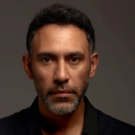 عمرو مصطفى - الصورة من صفحته الرسمية على الفيس بوك