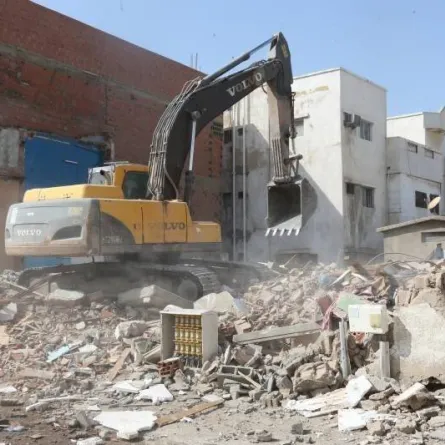 بدء إشعار سُكان حي المنتزهات تمهيدًا لبدء أعمال الإزالة