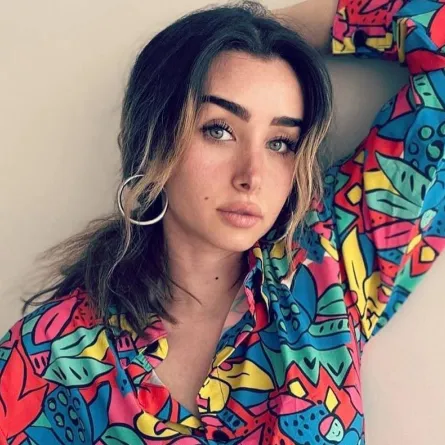 هنا الزاهد - صورة من صفحتها على انستغرام