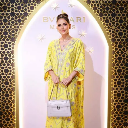 تمارا القباني باللون الأصفر