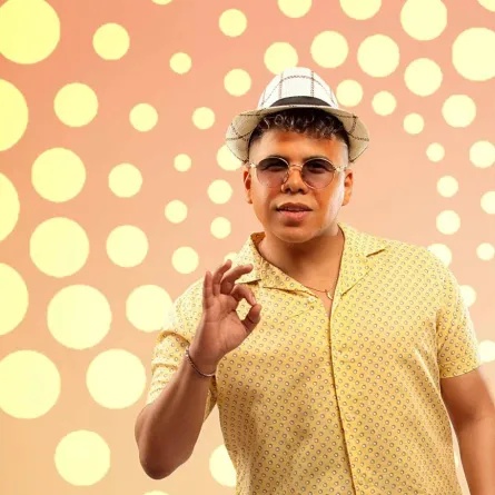 عمر كمال - الصورة من صفحته الرسمية على الفيس بوك