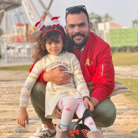 خالد عليش وابنته - الصورة من  حسابه الرسمي على إنستغرام