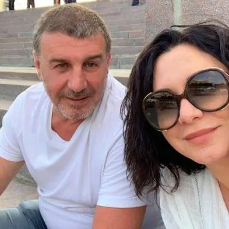 وائل رمضان وسلاف فواخرجي - الصورة من حساب وائل على فيسبوك