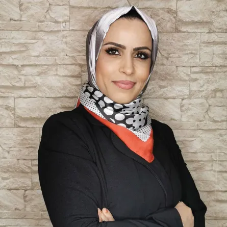 الطاهية السورية إخلاص الخطيب: الموسيقى تفيدني خلال تحضير الأطباق