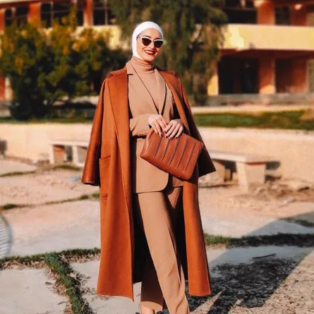 تنسيق دلال الدوب بدرجات اللون الكاكي